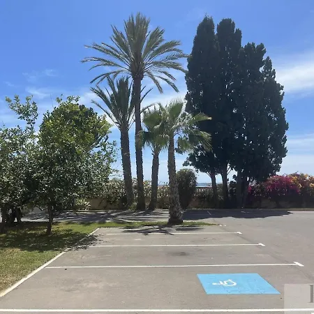 Front Line With Sea View 公寓 *